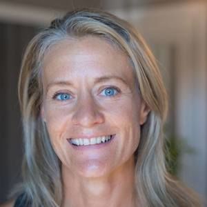 Meet your Posher, Mia